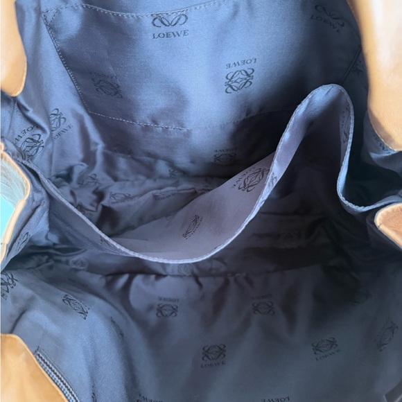 Loewe Tan Leather Tote Bag with Double Straps - Picture 5 of 7